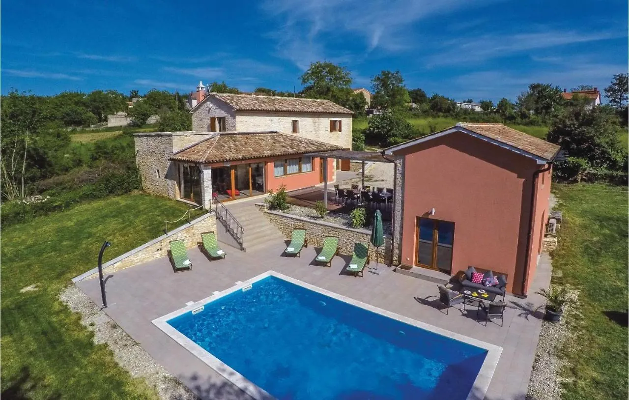 Nice Home In Sv,Petar U Sumi With Jacuzzi Pamići Kroatien